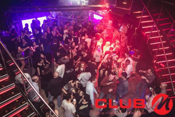 CLUB M Dance floor 2